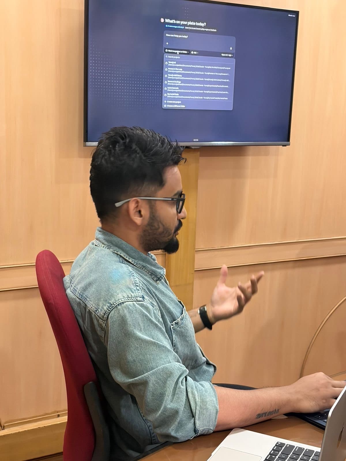 Yuvraj explaining how projects work in Claude, Kolkata