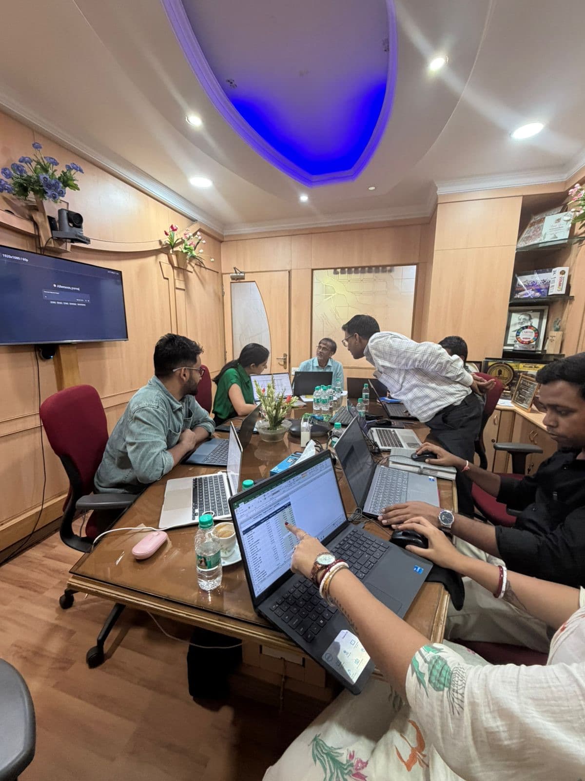 Hands-on with their own accounts during the Kolkata session